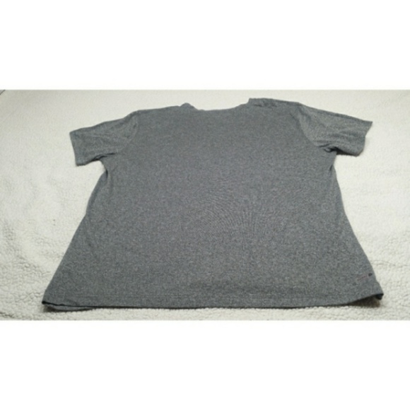 Old Navy Active shirt Gray color Size XXL - Picture 2 of 5